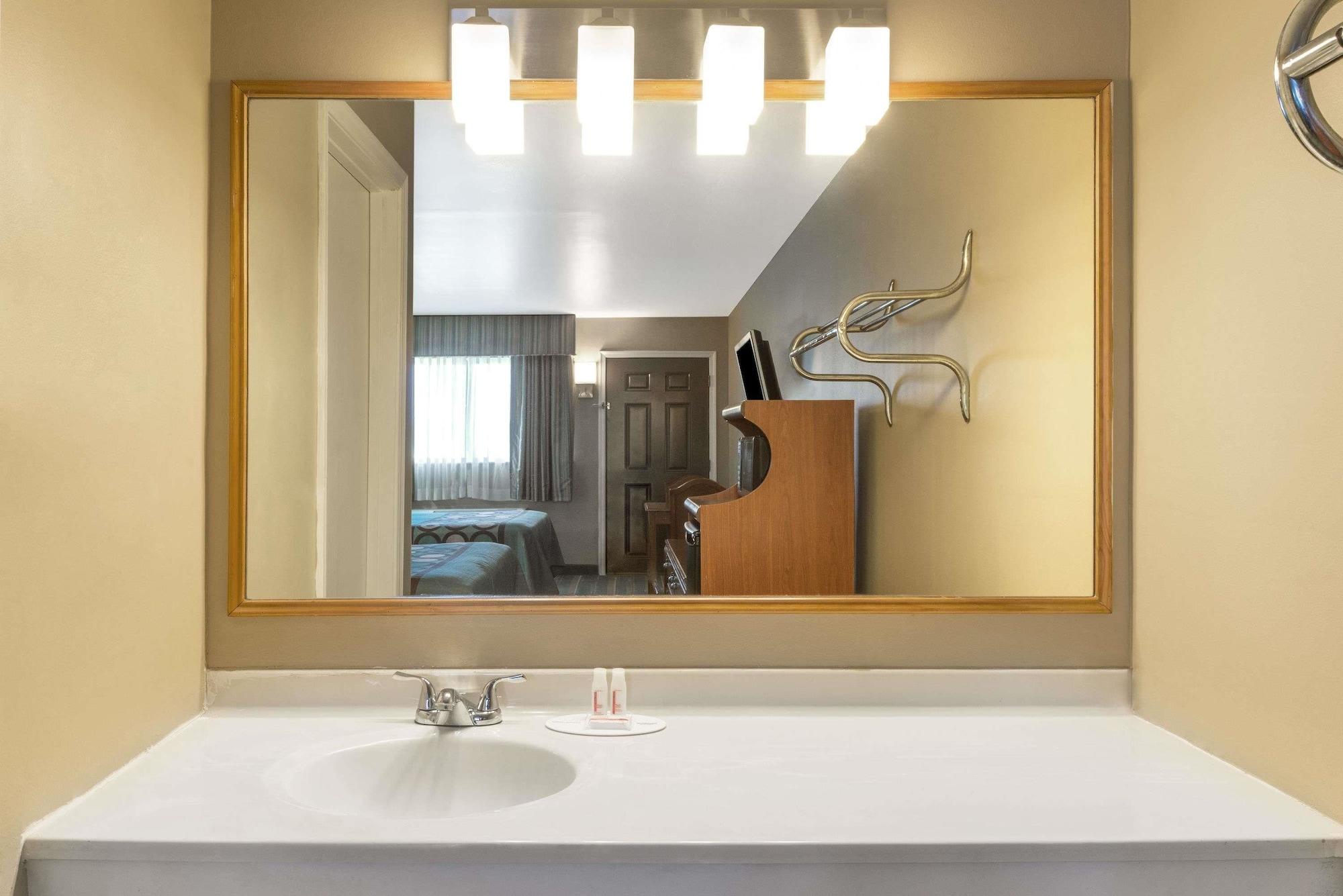 Super 8 By Wyndham Greencastle Εξωτερικό φωτογραφία